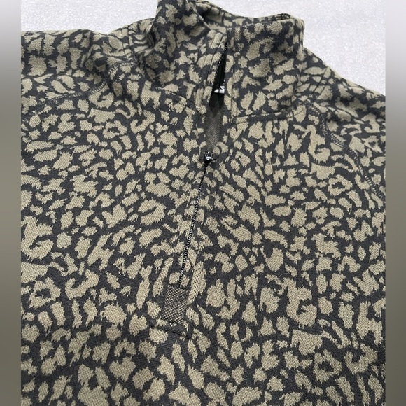 [S]Kavu Olive and Black Jaguar Patterned Pullover 1/4 Zip LS Sweatshirt - Picture 3 of 7